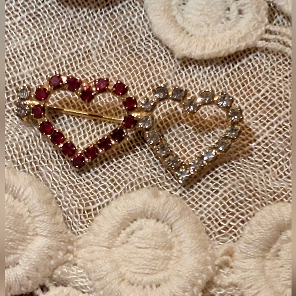 ❤️ Vintage Ruby Red & Clear Rhinestone Double Heart Brooch ❤️